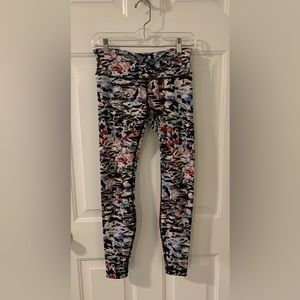 Lululemon Size 6 Leggings Multi Color